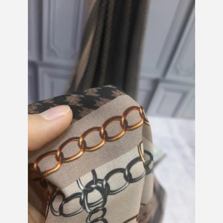 روسری زنانه طرح زنجیری نخ کاستوم سیتو قواره بزرگ 140 سانتی متر