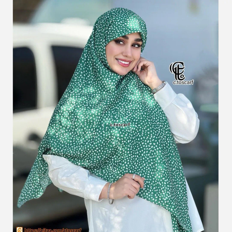 روسری نخی طرح خال خالی دور دوخت قواره 110 - بدون لیز خوردگی