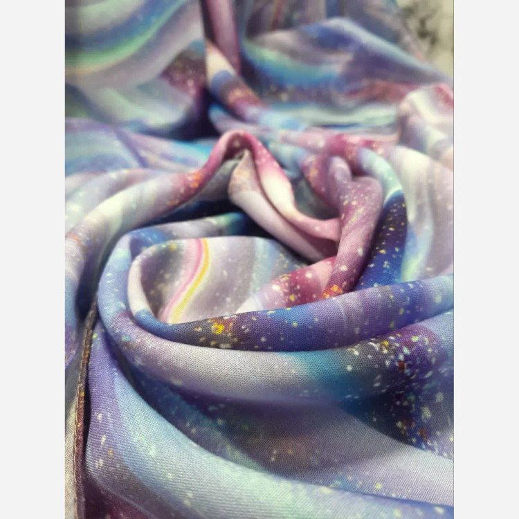 روسری زنانه طرح کهکشان بنفش و آبی سایز 140 جنس نخ کاستوم