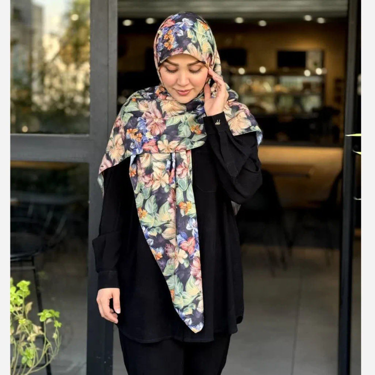 روسری نخی طرح دلسا سایز 140 چهار فصل زنانه