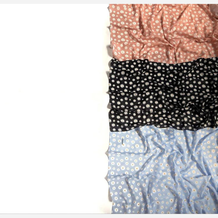 شال نخی گل بابونه طرح دار زنانه قواره بزرگ 200*70