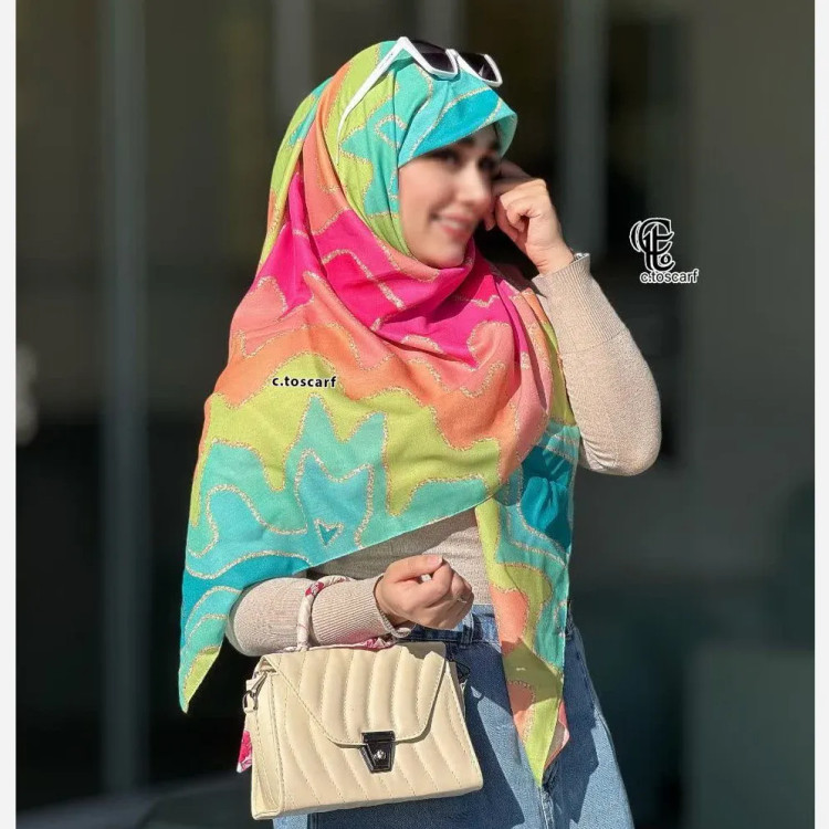 روسری طرح درسا قواره بزرگ دور چرخ دوز مزونی رنگی شاد و پرانرژی