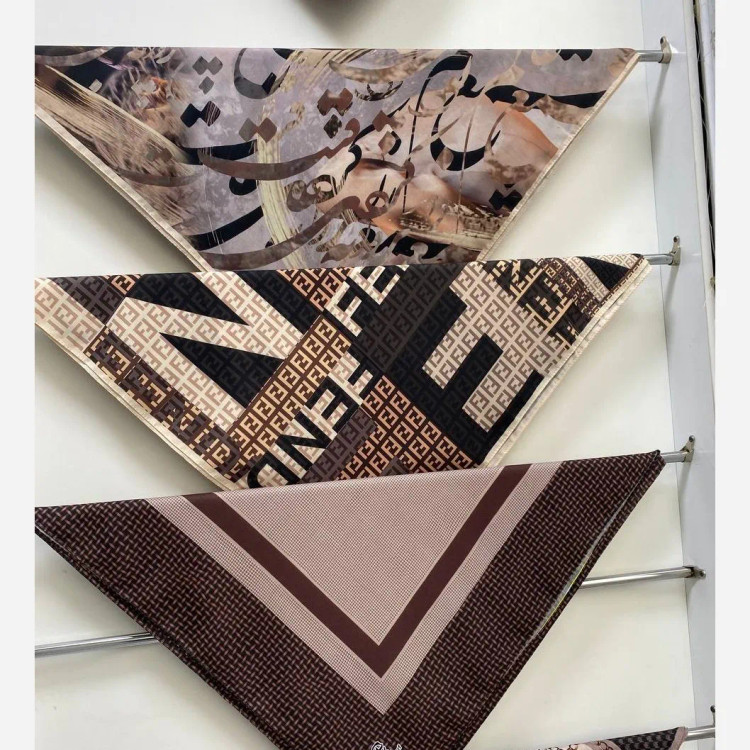 شال و روسری طرح کاملیا نخی کاستوم سیتو سایز 110 کرم قهوه ای و سبز