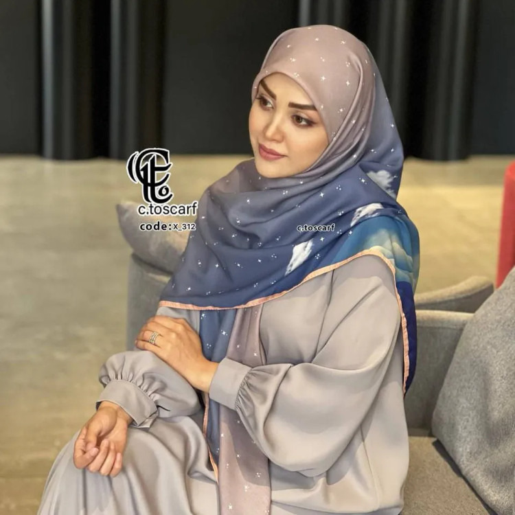 روسری زنانه طرح کوه و آسمان ستاره باران قواره بزرگ 140 نخی کاستوم سیتو