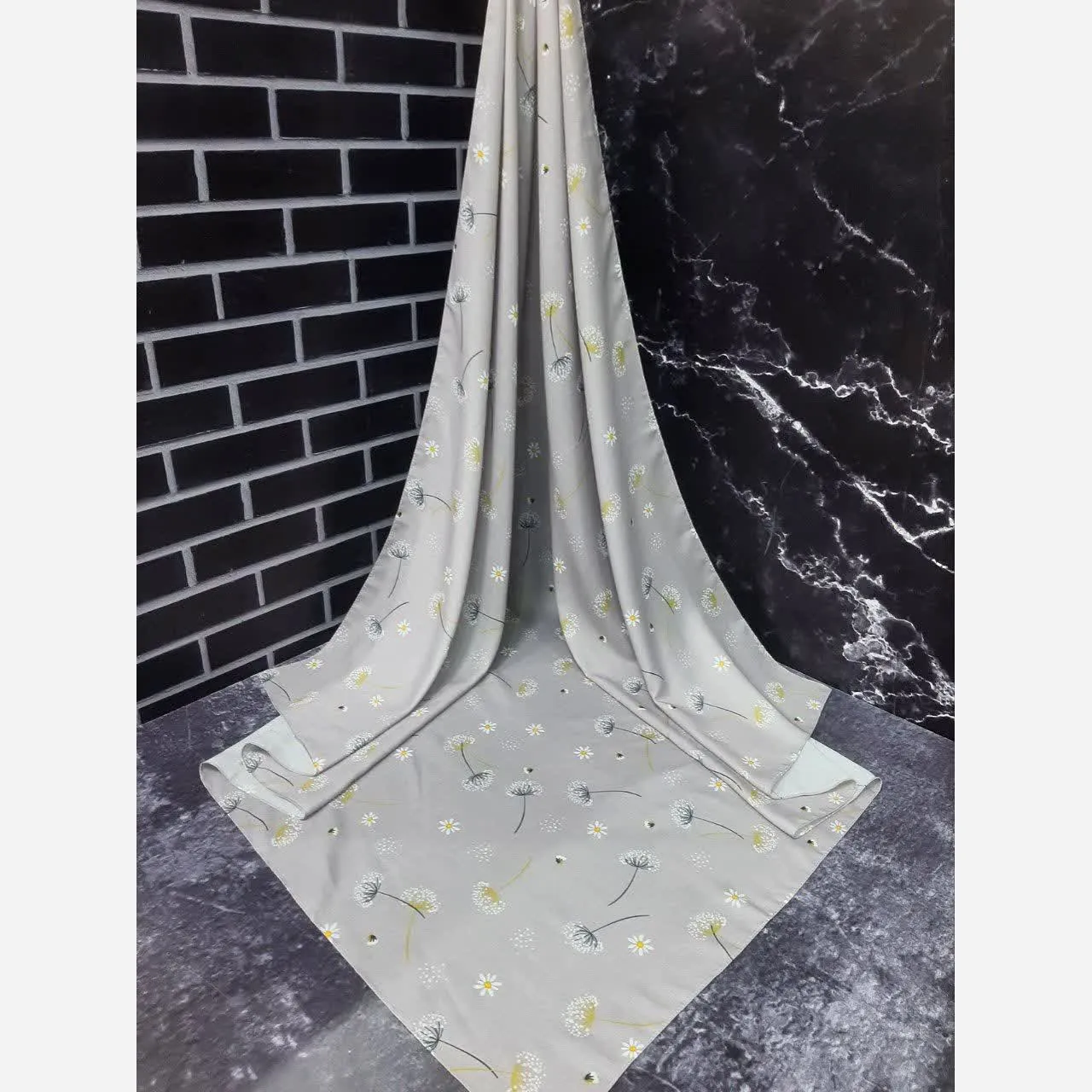 شال و روسری طرح قاصدک نخ کاستوم سیتو قواره بزرگ 140 سانتیمتر