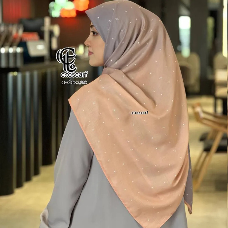 روسری زنانه طرح کوه و آسمان ستاره باران قواره بزرگ 140 نخی کاستوم سیتو