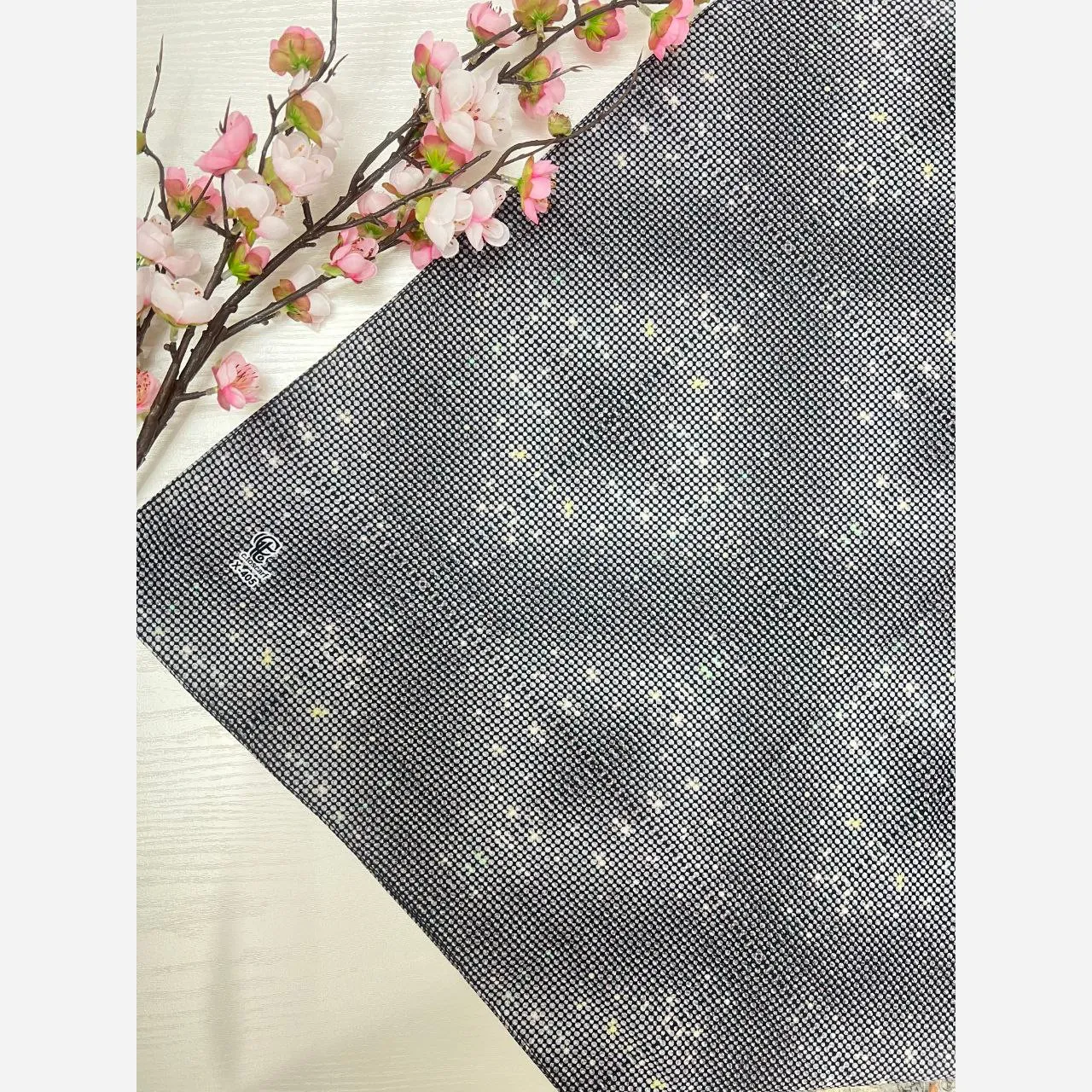 شال مجلسی نگین دار طرح سه بعدی سایز 140 جنس کتان چرخ دوز