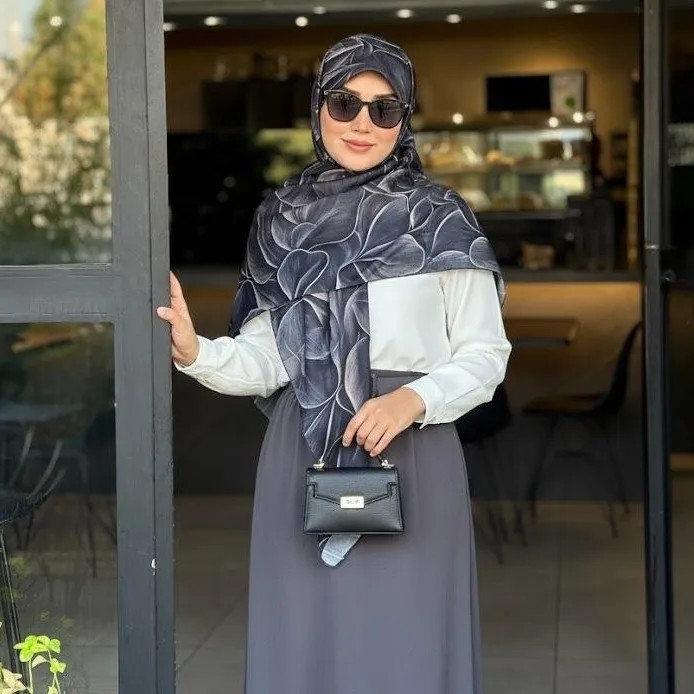 روسری طرح برگ سبز زنانه سایز 140 نخی کاستوم سی تو چرخ دوز