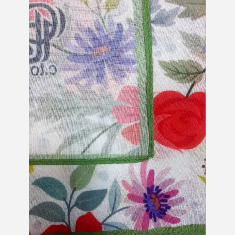 روسری طرح گلناز نخی قواره بزرگ 140 سانتیمتر چرخدوز لیز نیست