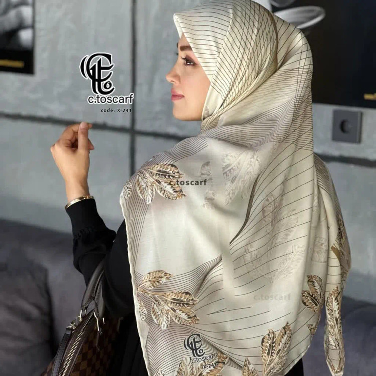 روسری طرح طلا نخی قواره بزرگ 140 سانتیمتر دور چرخ دوز بدون سُرخوردگی