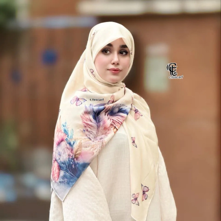 روسری طرح پردیس سایز 140، جنس نخ کاستوم، طرح پروانه و پر، چرخ دوز، شال و روسری زنانه
