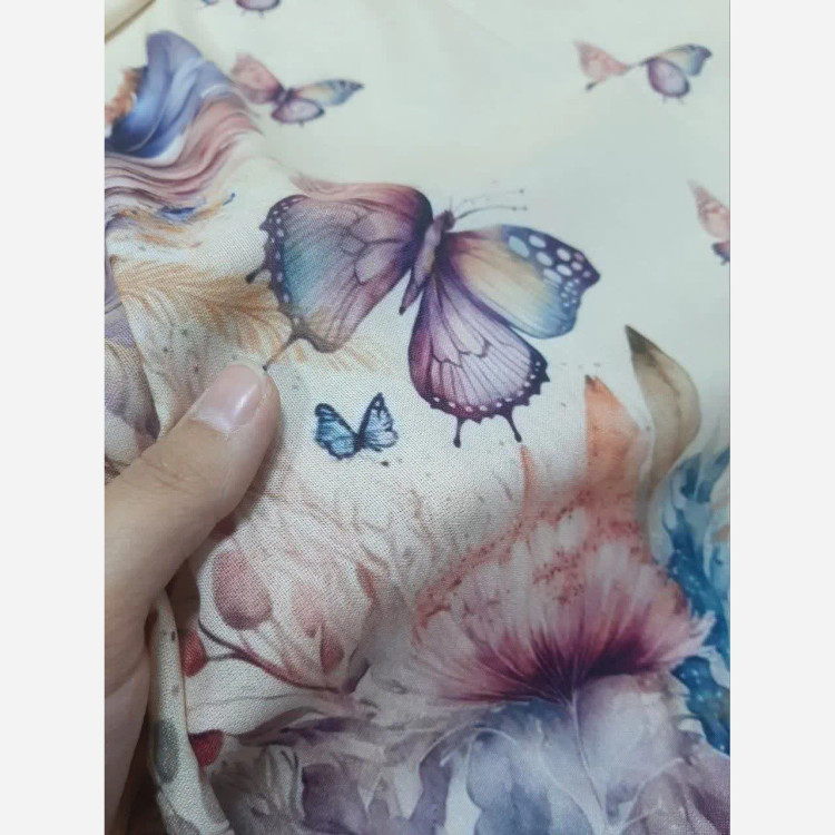 روسری طرح پردیس سایز 140، جنس نخ کاستوم، طرح پروانه و پر، چرخ دوز، شال و روسری زنانه