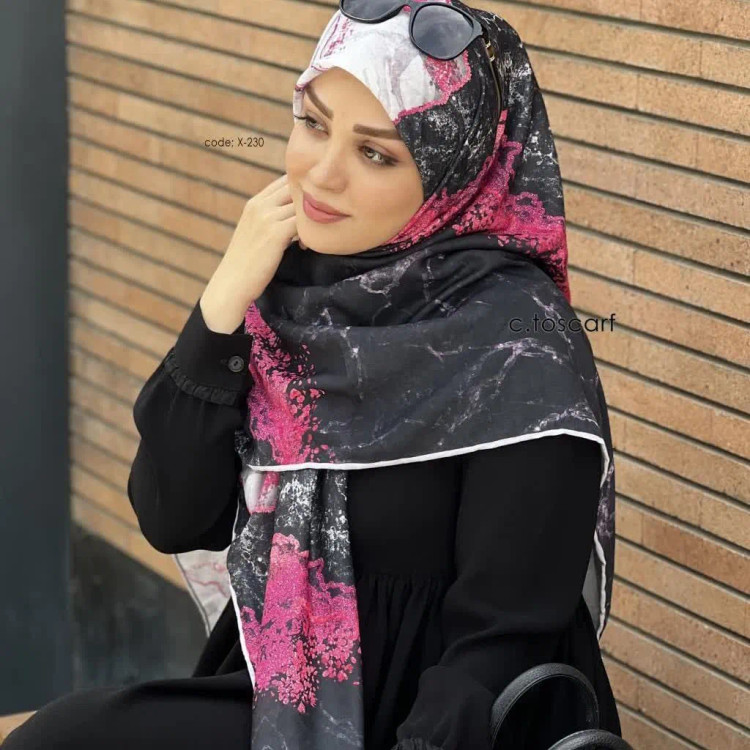 روسری نخی کاستوم رزین سرخابی مشکی طرح سنگ زنانه