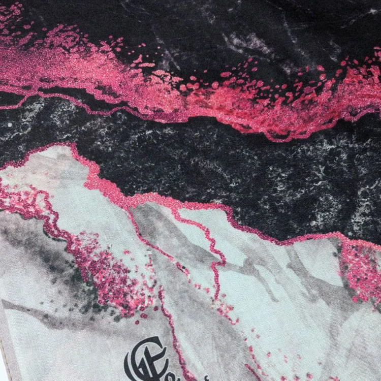 روسری نخی کاستوم رزین سرخابی مشکی طرح سنگ زنانه