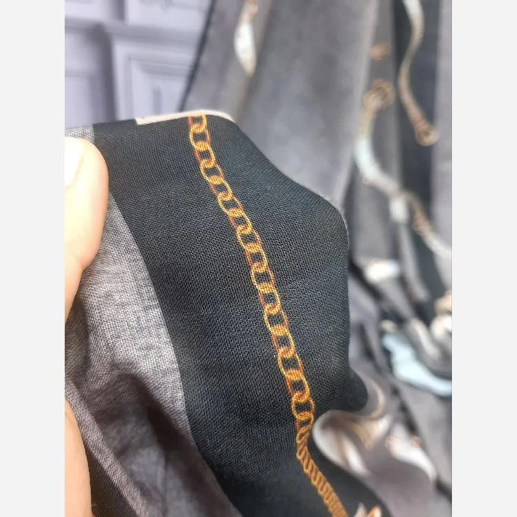 روسری طرح دیانا طوسی قواره بزرگ نخ کاستوم سیتو چرخ دوز زنانه شیک