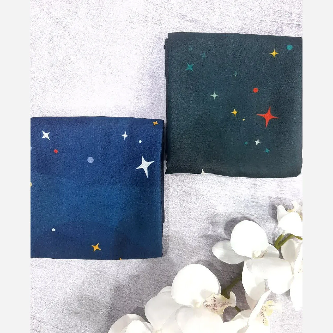 شال نخی قواره بزرگ طرح ستاره شب سرمه ای | بدون لیز خوردگی | 140 سانتی متر