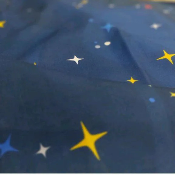 شال نخی قواره بزرگ طرح ستاره شب سرمه ای | بدون لیز خوردگی | 140 سانتی متر