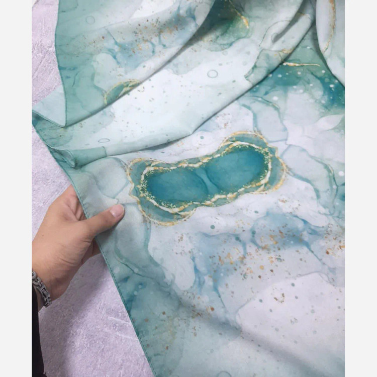 روسری نخی طرح رزیتا سایز 140 - طرح فیروزه ای و آبی شیک - بدون سُرخوردگی