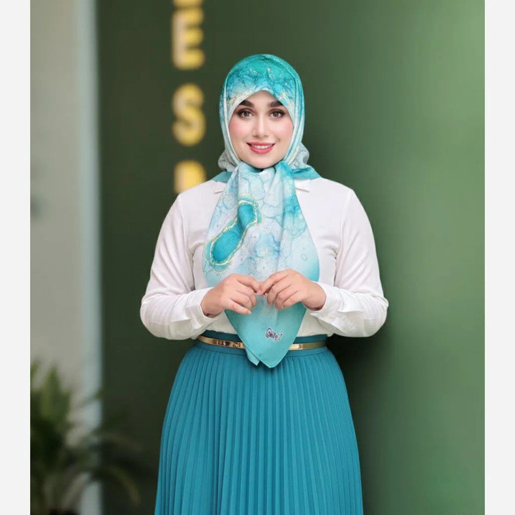 روسری نخی طرح رزیتا سایز 140 - طرح فیروزه ای و آبی شیک - بدون سُرخوردگی