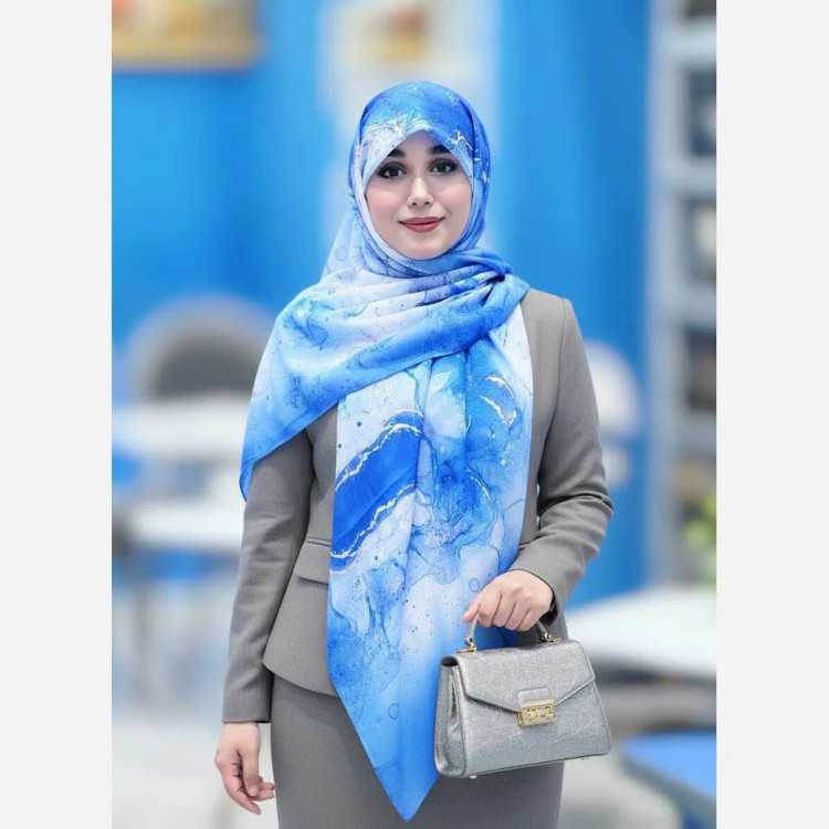 روسری نخی طرح رزیتا سایز 140 - طرح فیروزه ای و آبی شیک - بدون سُرخوردگی