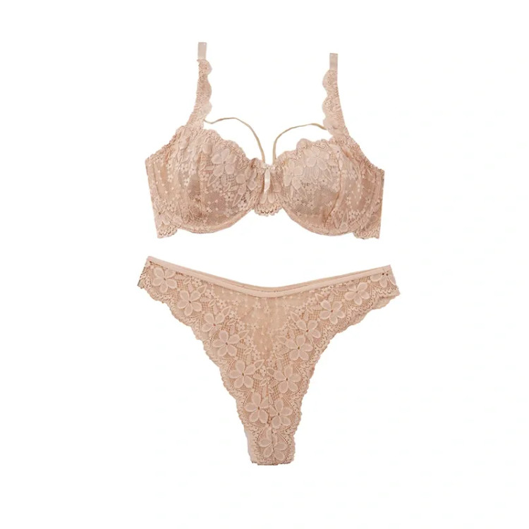 ست لباس زیر زنانه دانتل فنردار بکلس هارنس دار کاپ B