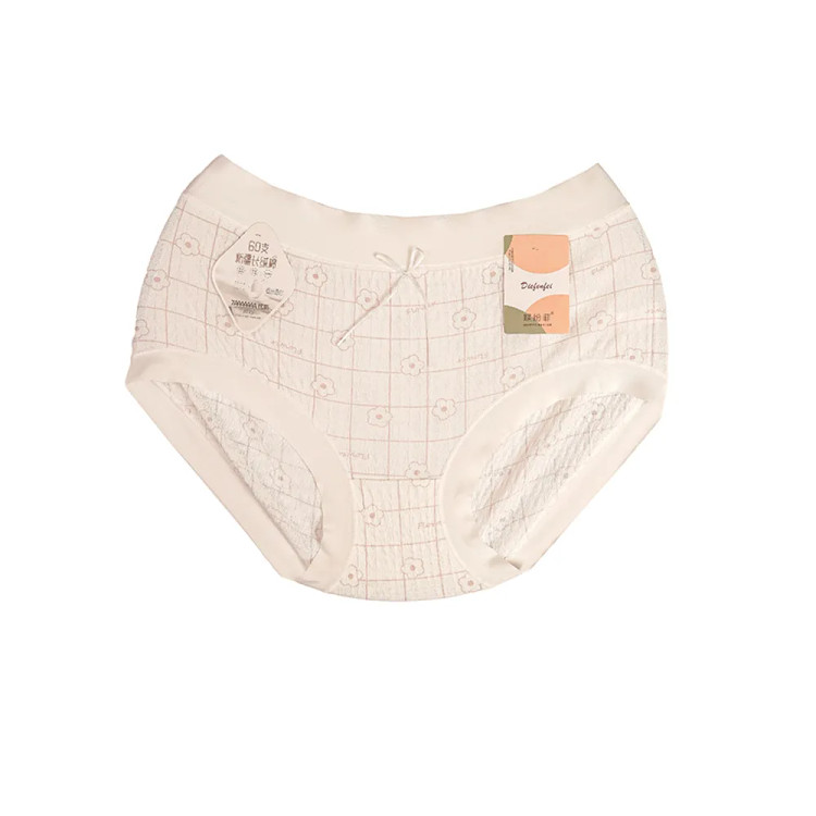 شورت زنانه طرح گل ژاکارد لیزری فری سایز مدل اسلیپ