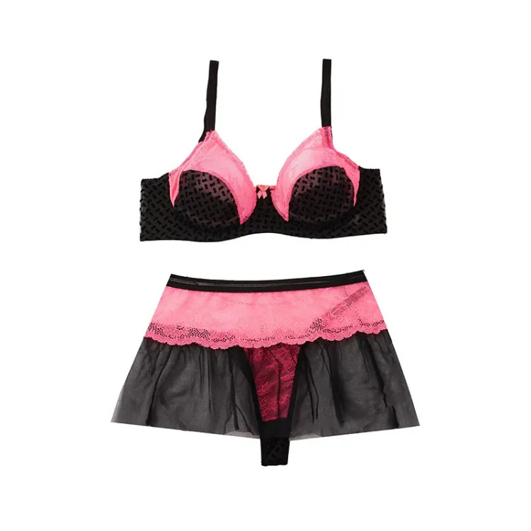 ست لباس زیر زنانه فانتزی گیپور و تور لامبادا کاپ B فنردار بدون جک