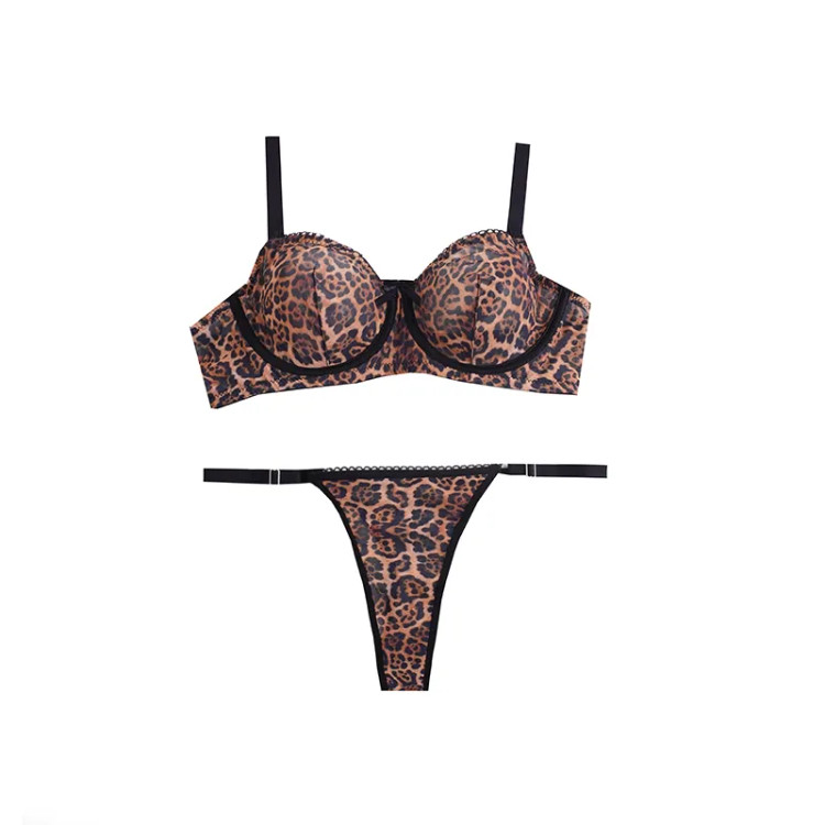 ست لباس زیر زنانه طرح پلنگی فانتزی فنردار لامبادا جنس تورگاز