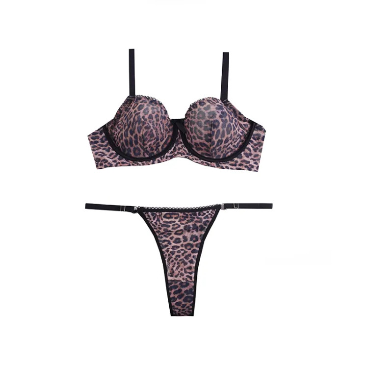 ست لباس زیر زنانه طرح پلنگی فانتزی فنردار لامبادا جنس تورگاز