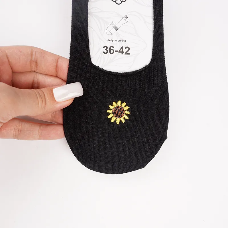 جوراب نخی زنانه طرح دار فری سایز (36-41)