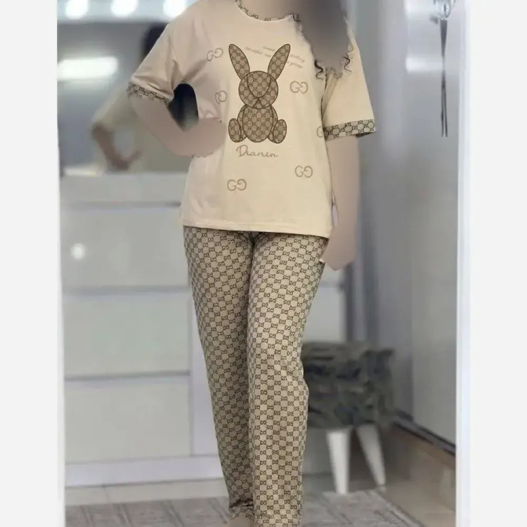 ست تیشرت و شلوار زنانه طرح خرگوش جنس دورس اسپان رنگ کرم سایز 38 تا 46